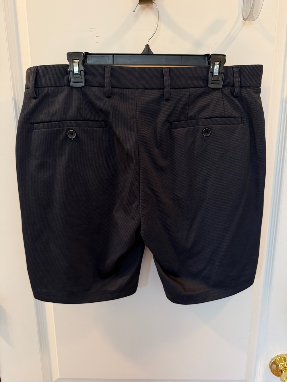 Robert Barakett Black Flat-Front Performance Shorts W/Inseam 8 - Picture 3 of 8